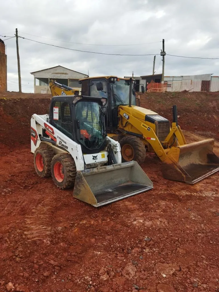 Bobcat (Skid-Steer) — máquina que você vai aprender